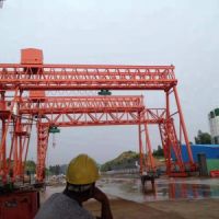 珠?；荛T式起重機施工現(xiàn)場
