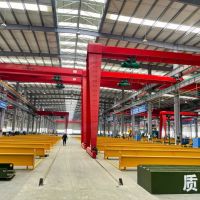 湖北省宜昌市西陵區(qū)半門式龍門吊起重機，龍門吊，行吊