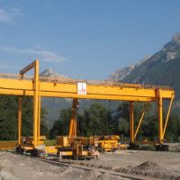 青島起重、起重機(jī)械、起重機(jī)、MH電動(dòng)葫蘆門式起重機(jī)